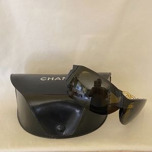 Chanel Sunglacess